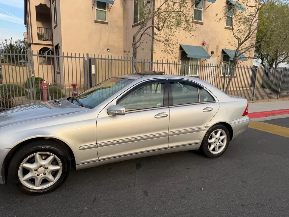 2004 Mercedes-Benz W203 C-Class - Image 2 of 7