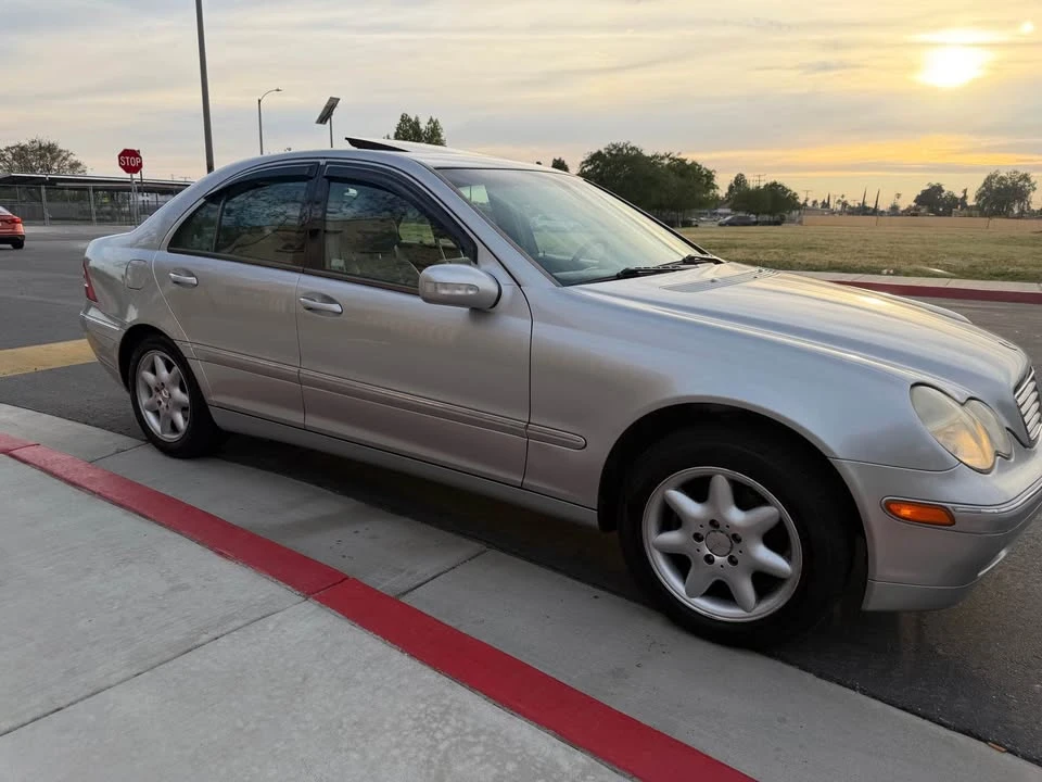 2004 Mercedes-Benz W203 C-Class - Image 4 of 7