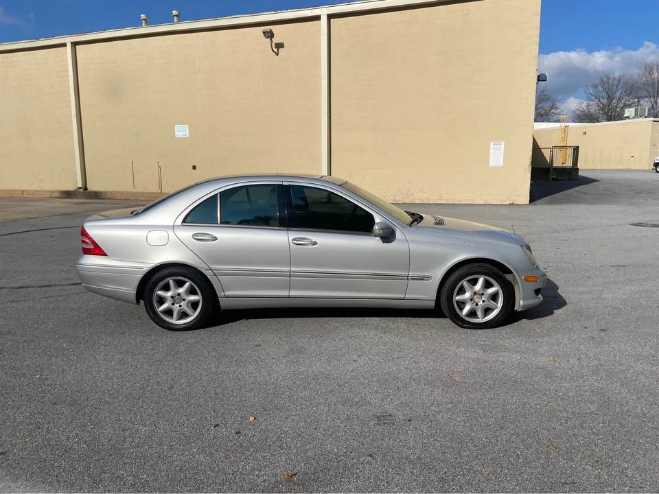 2004 Mercedes-Benz W203 C-Class - Image 8 of 19