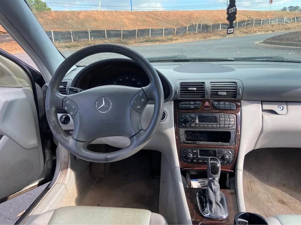 2004 Mercedes-Benz W203 C-Class - Image 12 of 19