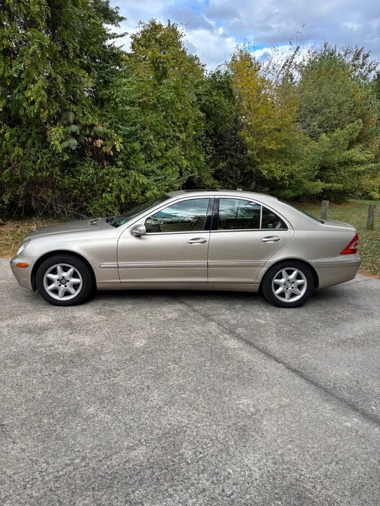 2004 Mercedes-Benz W203 C-Class - Image 2 of 7