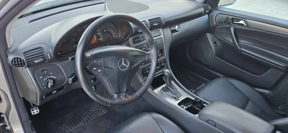 2004 Mercedes-Benz W203 C-Class - Image 12 of 20