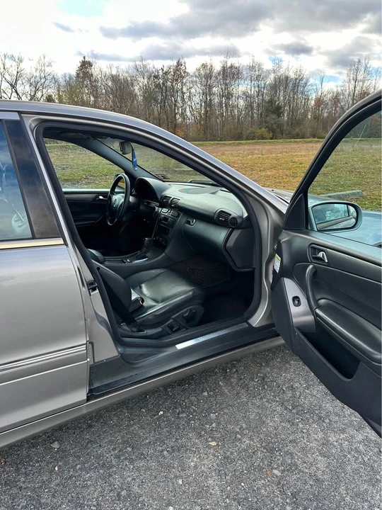 2004 Mercedes-Benz W203 C-Class - Image 8 of 11