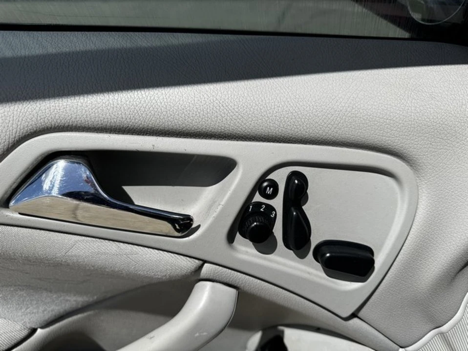 2004 Mercedes-Benz W203 C-Class - Image 12 of 20