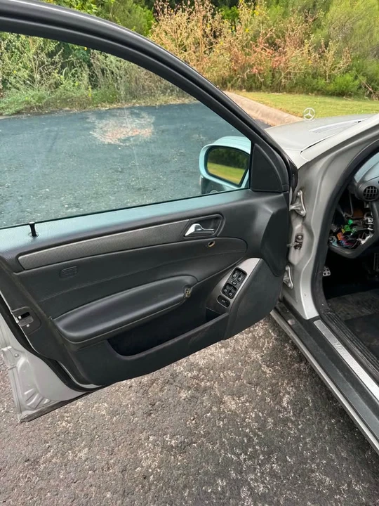 2004 Mercedes-Benz W203 C-Class - Image 3 of 12