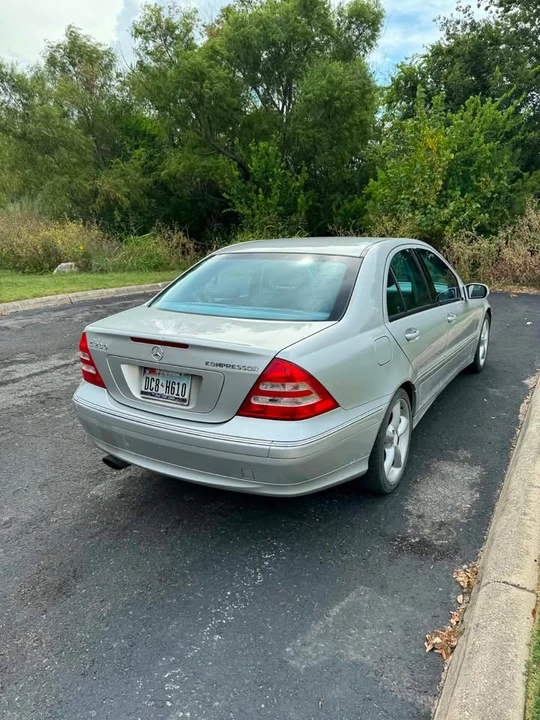 2004 Mercedes-Benz W203 C-Class - Image 11 of 12
