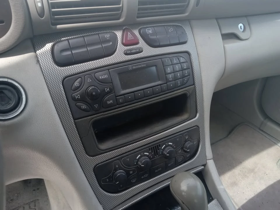 2004 Mercedes-Benz W203 C-Class - Image 8 of 9