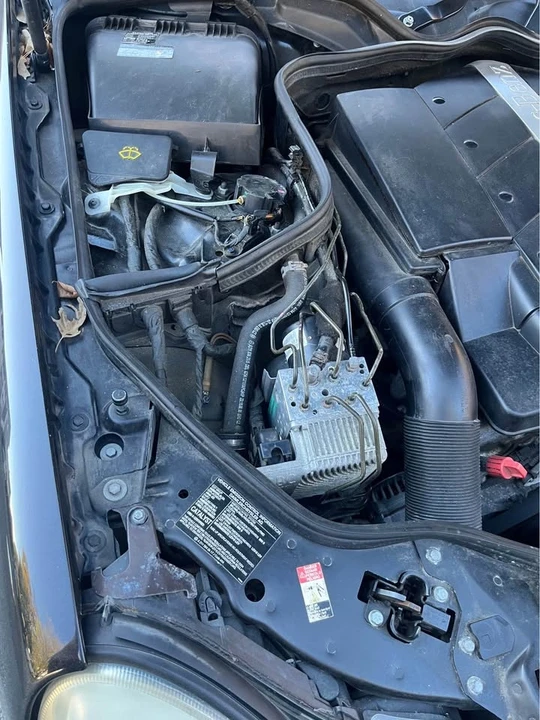 2004 Mercedes-Benz W211 E-Class - Image 14 of 14