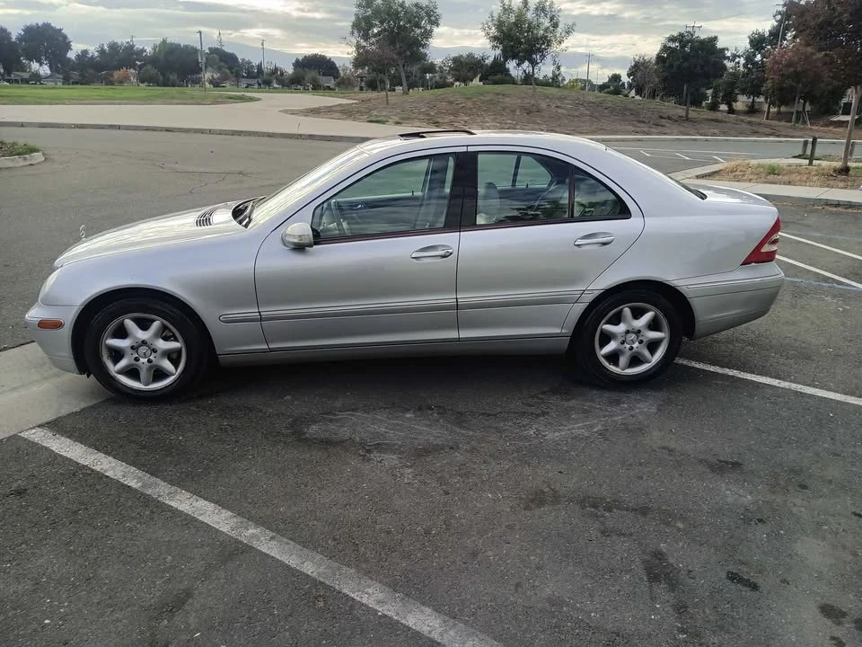 2004 Mercedes-Benz W203 C-Class - Image 2 of 20
