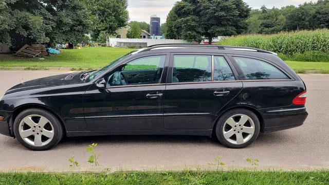 2004 Mercedes-Benz E320 4Matic Wagon