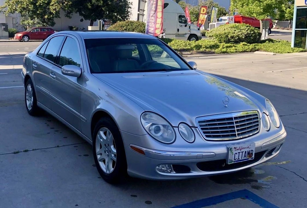 2004 Mercedes-Benz W211 E-Class - Image 2 of 18
