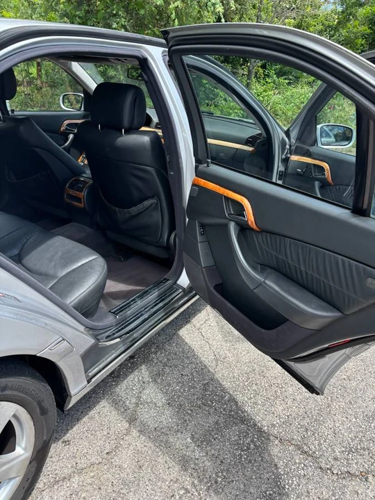 2004 Mercedes-Benz W220 S-Class - Image 19 of 20
