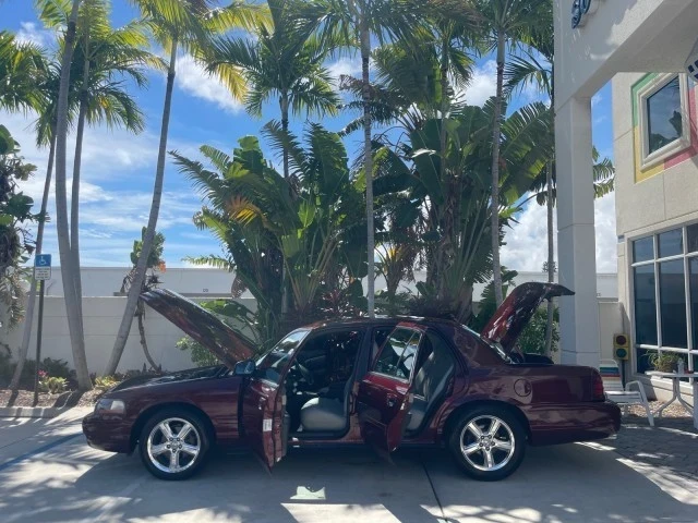 2004 Mercury Marauder - Image 9 of 21