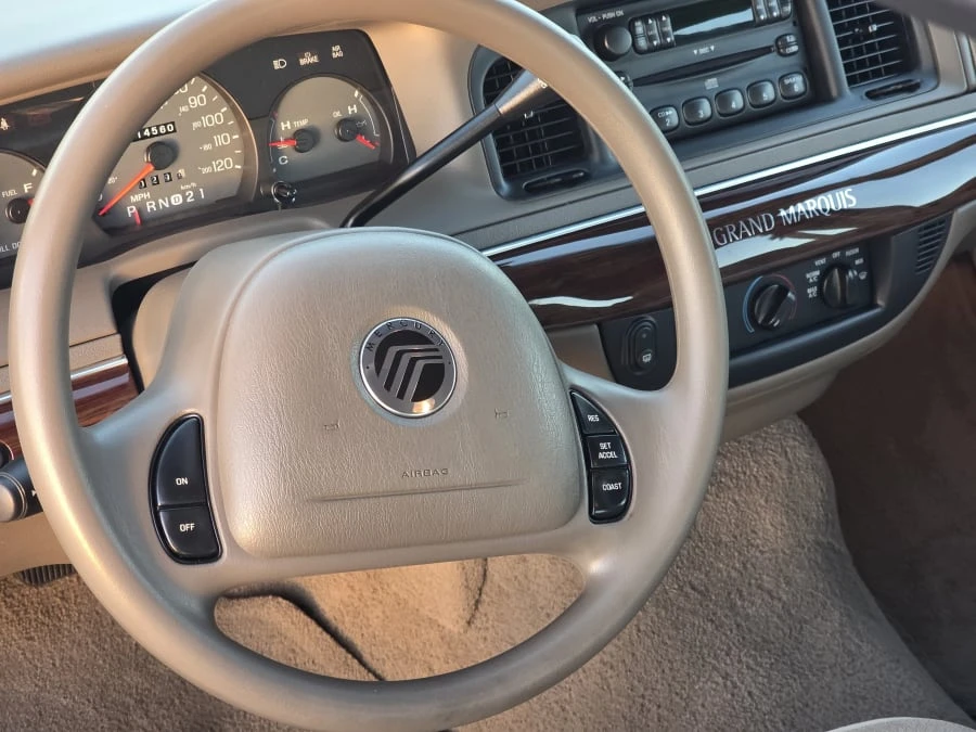 2004 Mercury Grand Marquis - Image 9 of 11