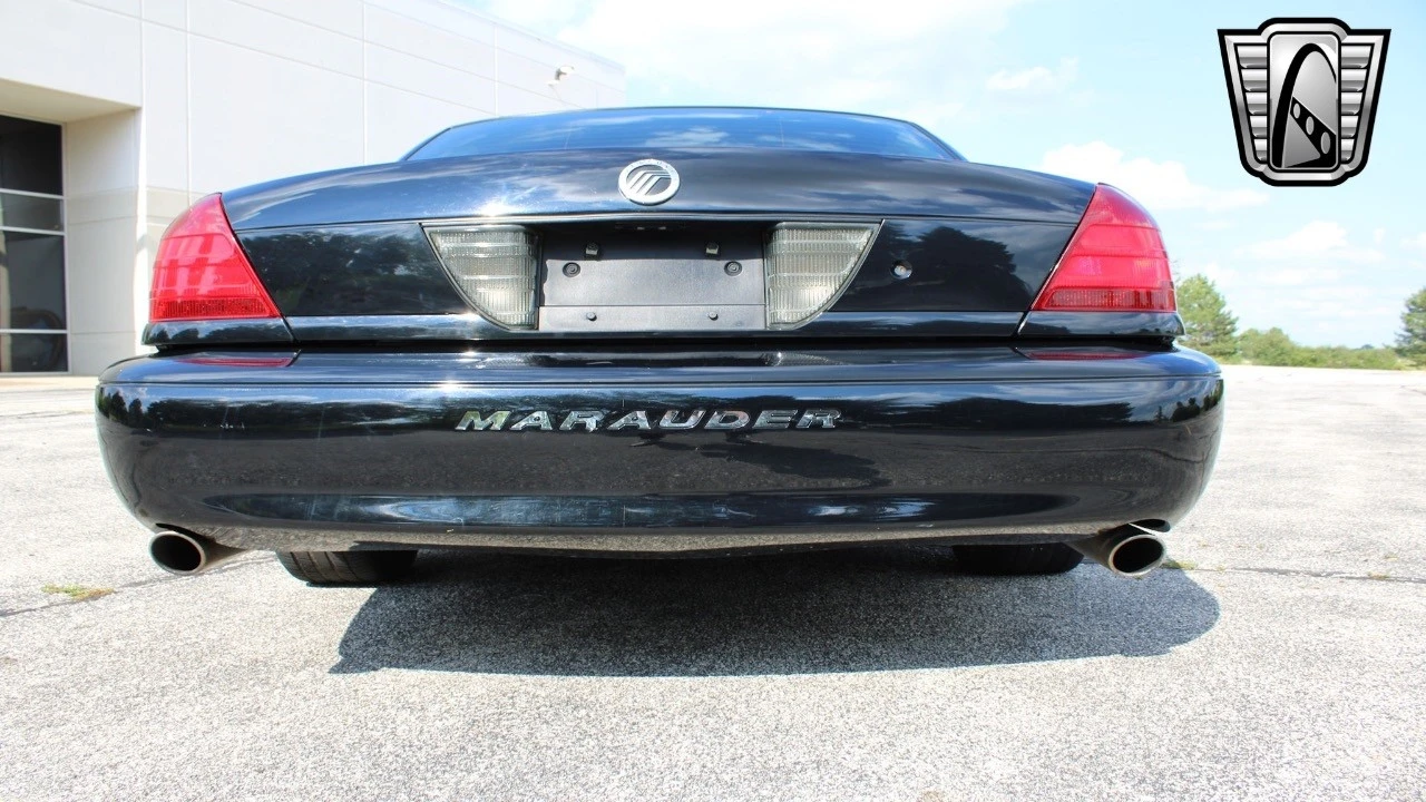 2004 Mercury Marauder - Image 10 of 12