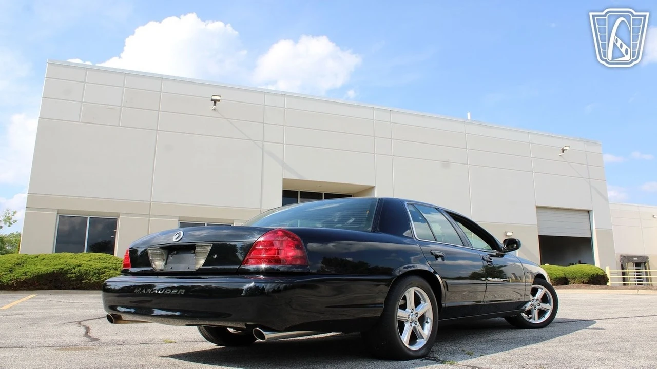 2004 Mercury Marauder - Image 11 of 12