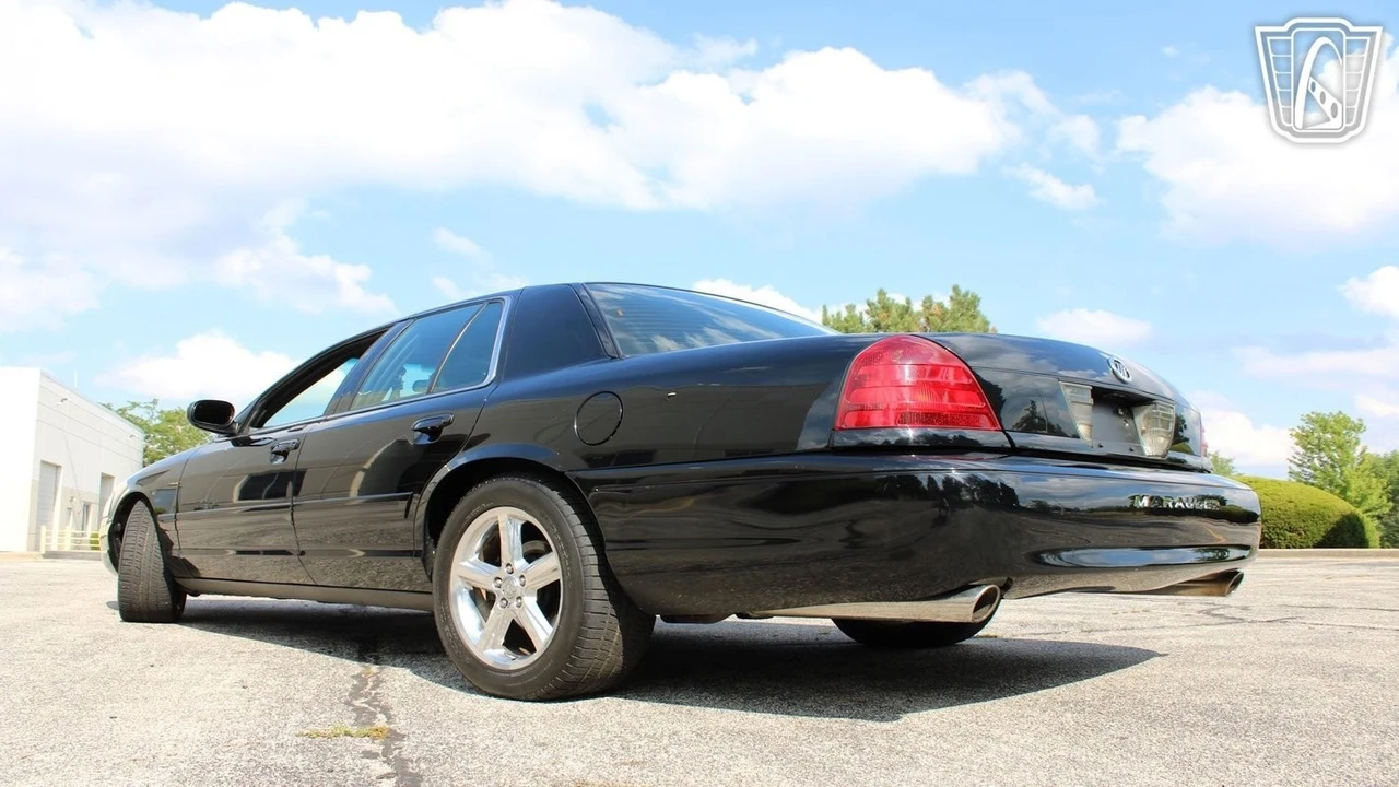 2004 Mercury Marauder - Image 18 of 21