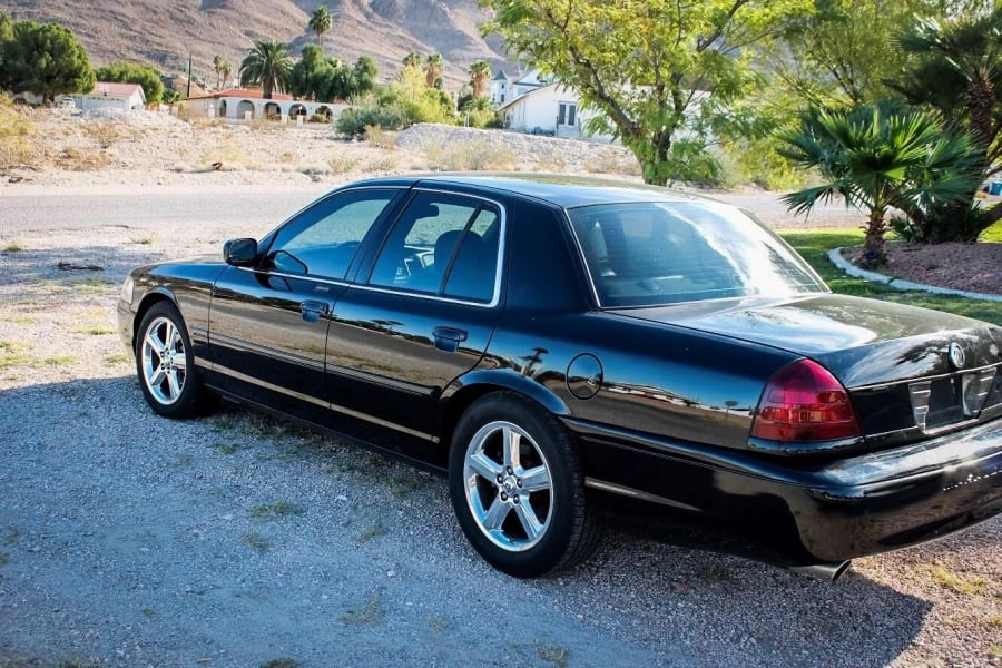 2004 Mercury Marauder - Image 3 of 11