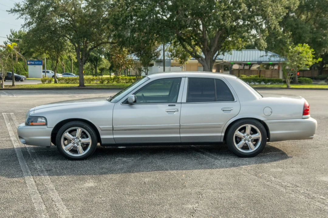 2004 Mercury Marauder - Image 9 of 31