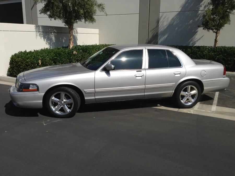 2004 Mercury Marauder - Image 2 of 7