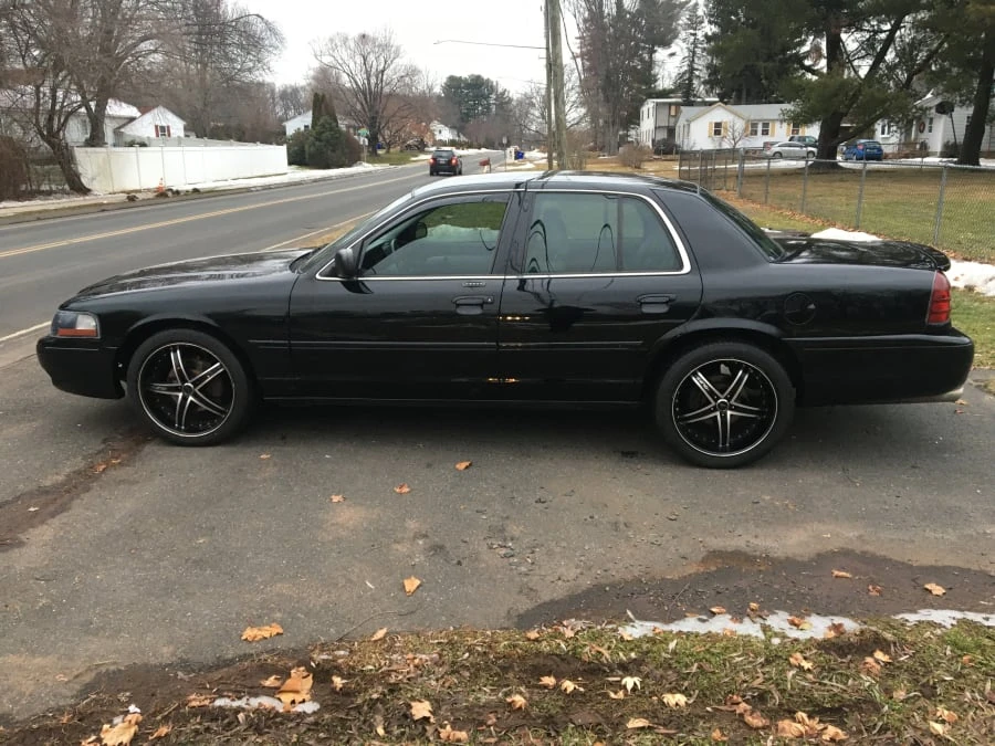 2004 Mercury Marauder - Image 2 of 9