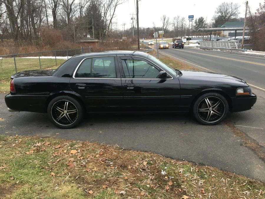 2004 Mercury Marauder - Image 8 of 9