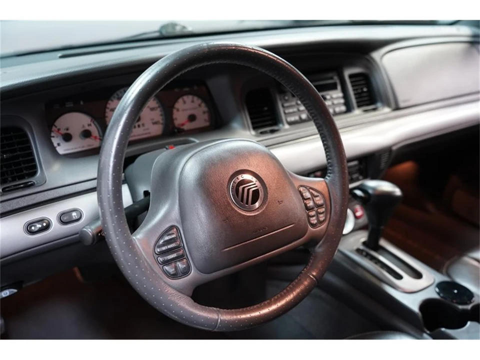 2004 Mercury Marauder - Image 30 of 31
