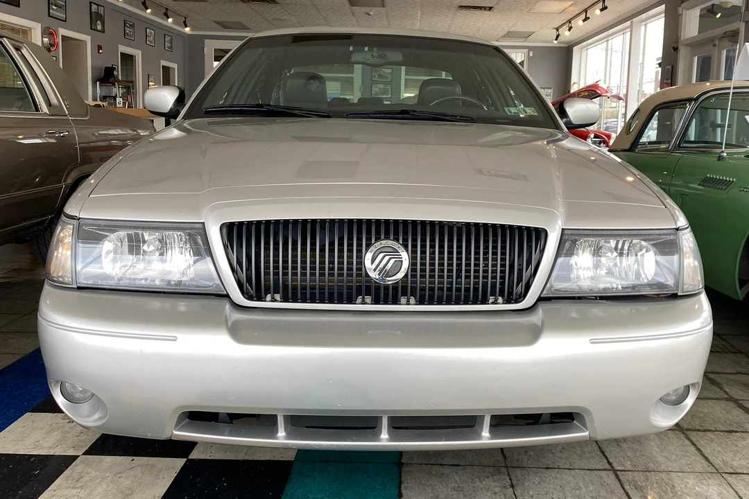 2004 Mercury Marauder - Image 2 of 5