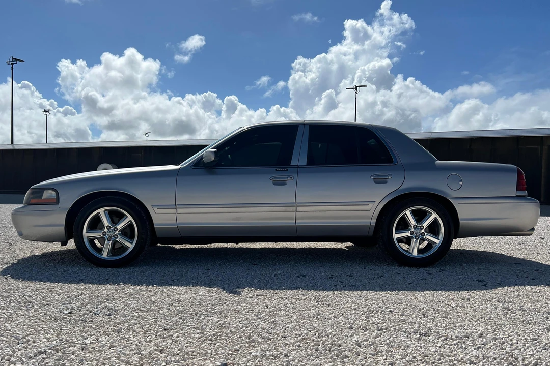 2004 Mercury Marauder - Image 3 of 30