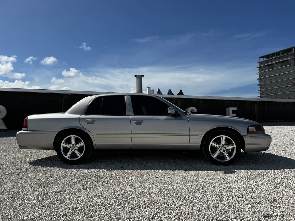 2004 Mercury Marauder - Image 17 of 30