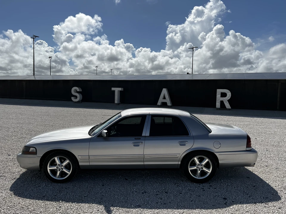 2004 Mercury Marauder - Image 12 of 30