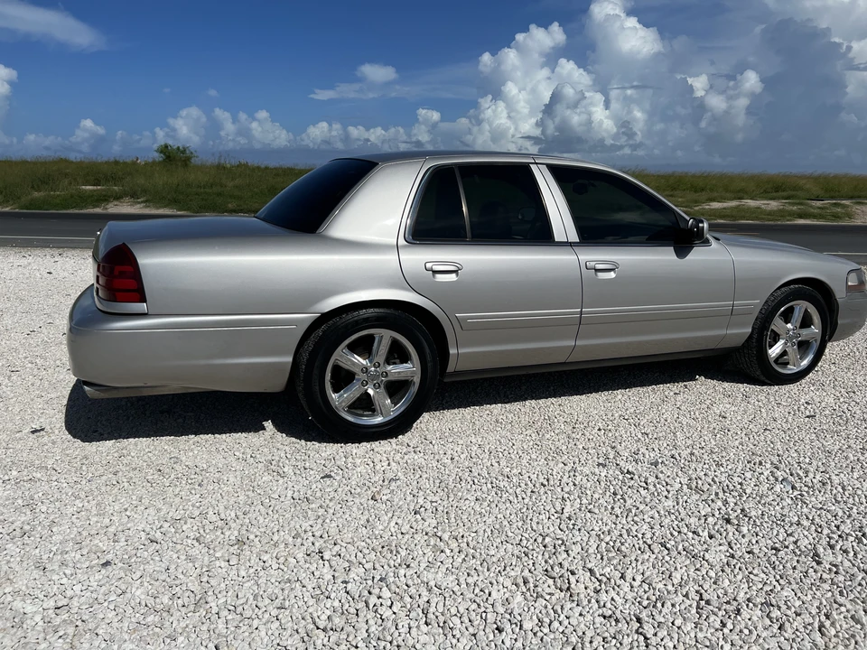 2004 Mercury Marauder - Image 16 of 30