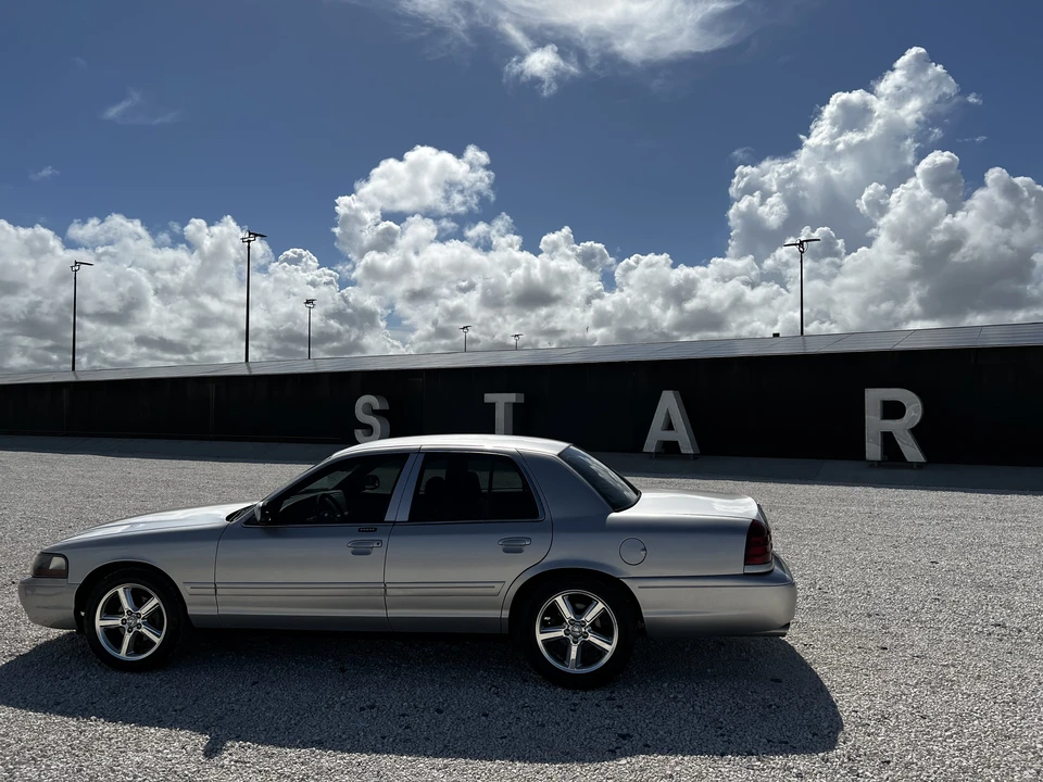 2004 Mercury Marauder - Image 13 of 30