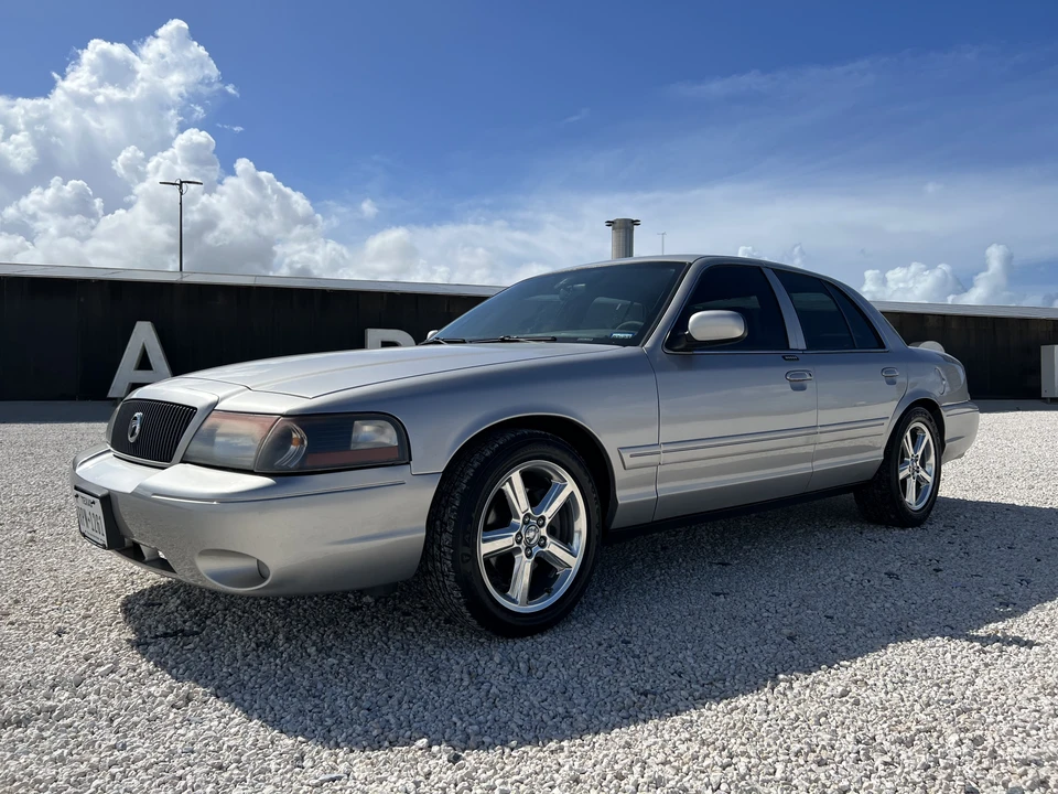 2004 Mercury Marauder - Image 10 of 30