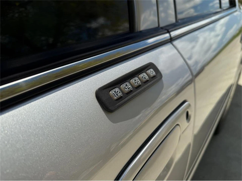 2004 Mercury Marauder - Image 23 of 31
