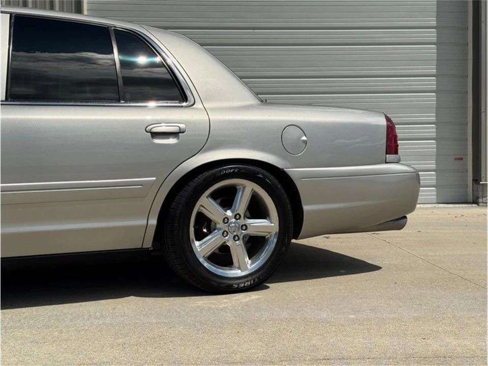 2004 Mercury Marauder - Image 20 of 31