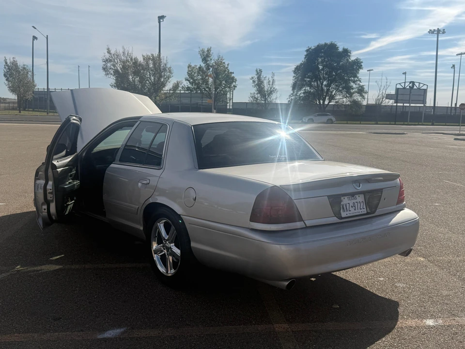 2004 Mercury Marauder - Image 10 of 31