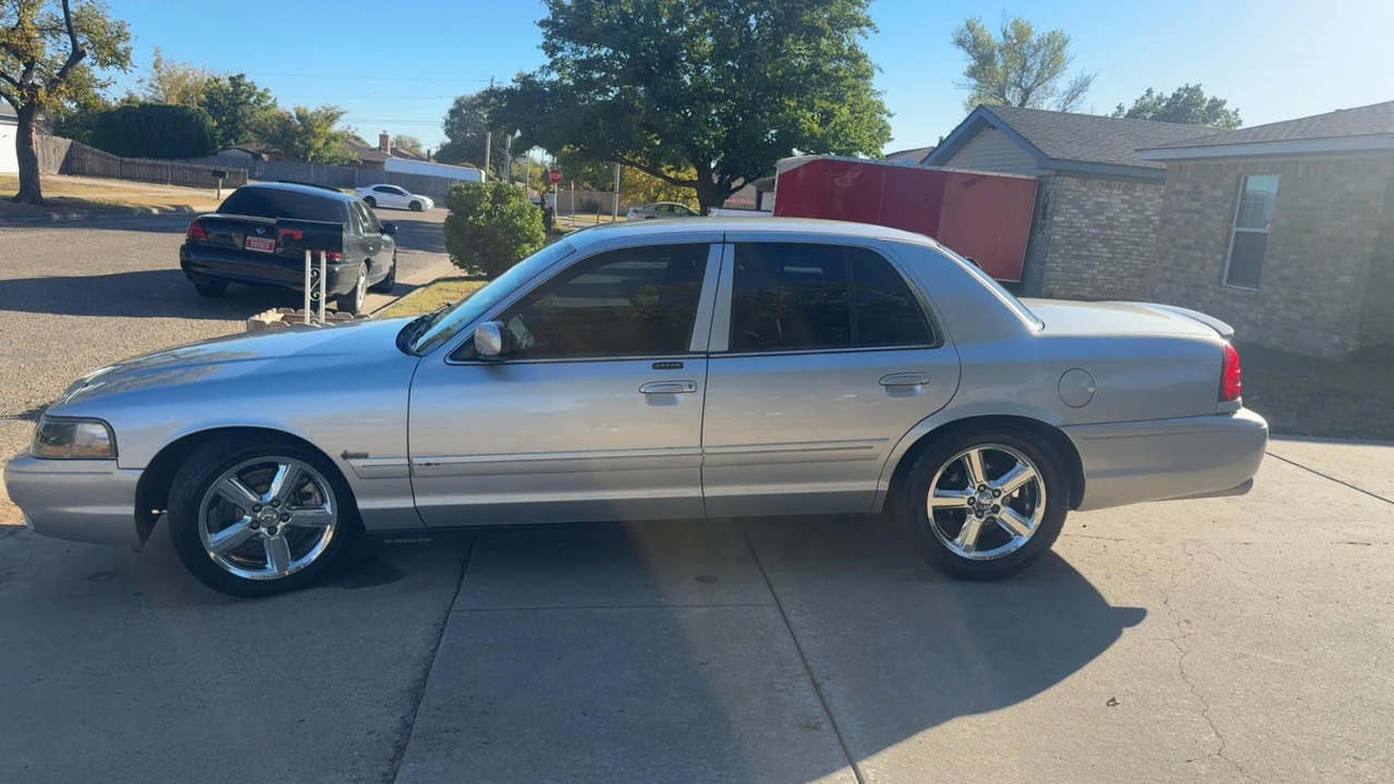 2004 Mercury Marauder - Image 8 of 31