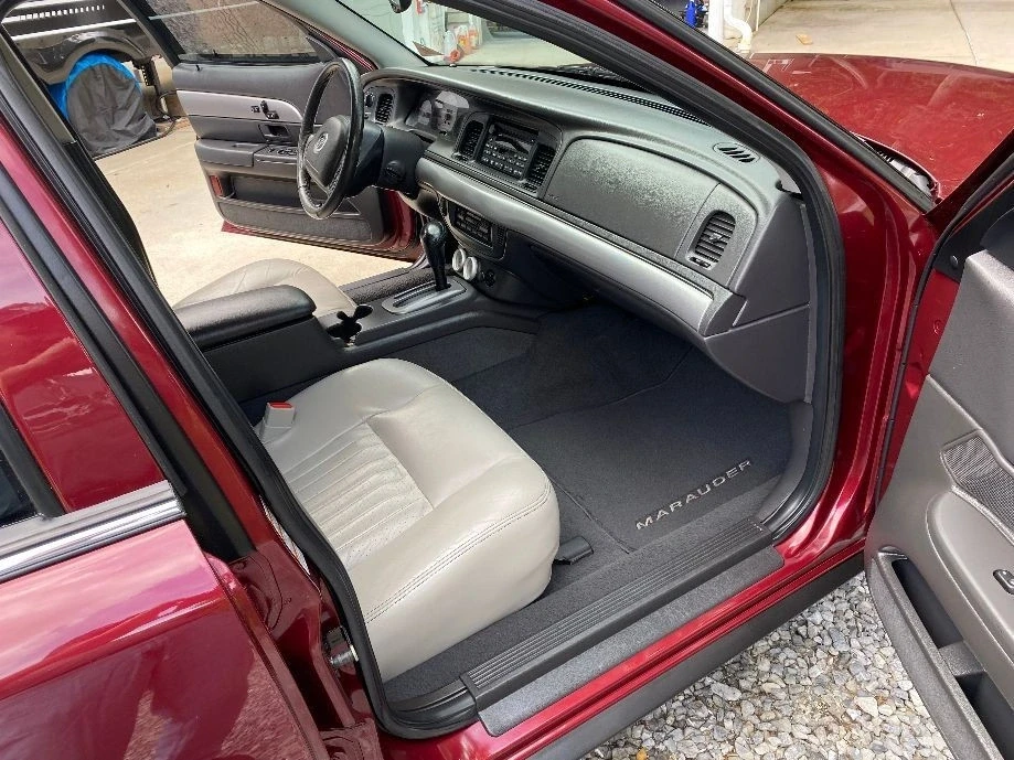 2004 Mercury Marauder - Image 10 of 21