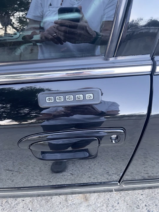 2004 Mercury Marauder - Image 22 of 24