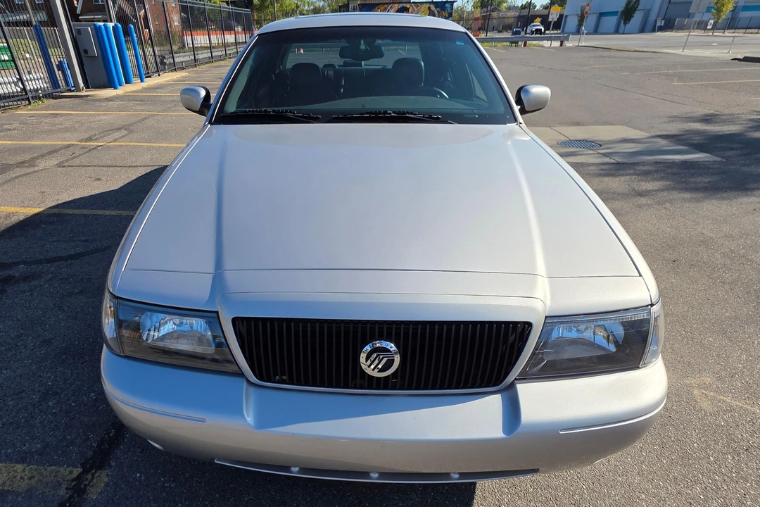 2004 Mercury Marauder - Image 2 of 31