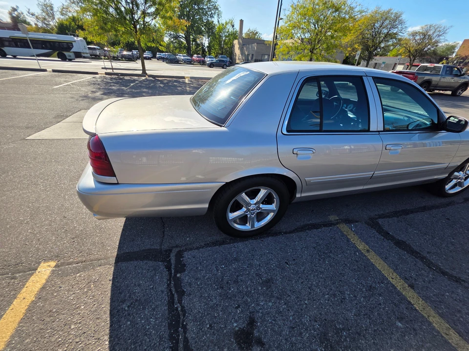 2004 Mercury Marauder - Image 19 of 31