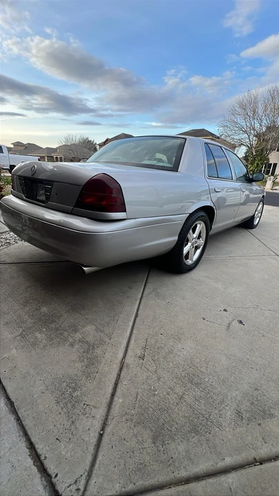 2004 Mercury Marauder - Image 4 of 6