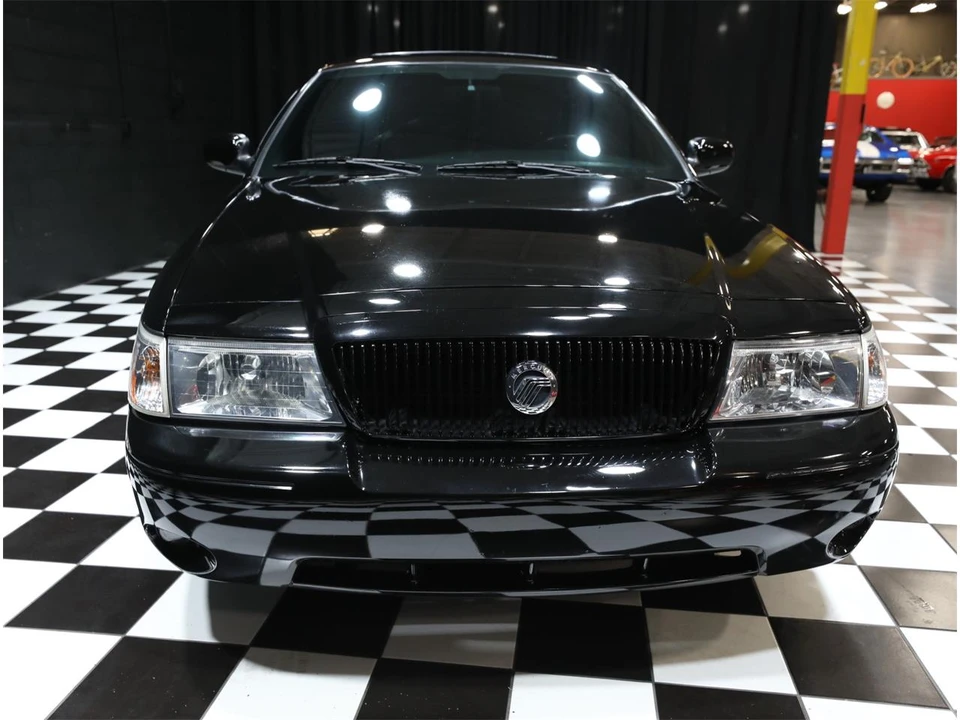 2004 Mercury Marauder - Image 10 of 31