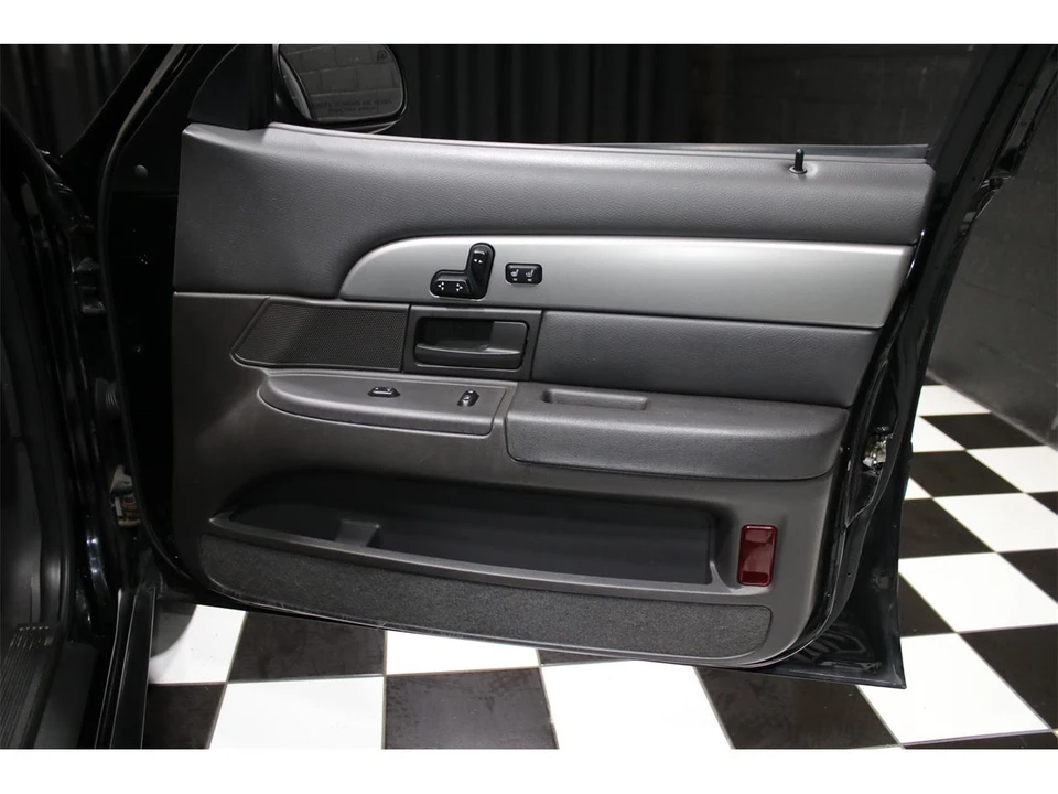 2004 Mercury Marauder - Image 29 of 31