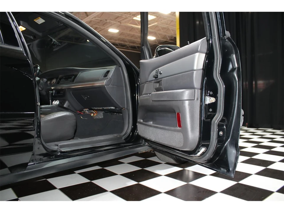2004 Mercury Marauder - Image 30 of 31