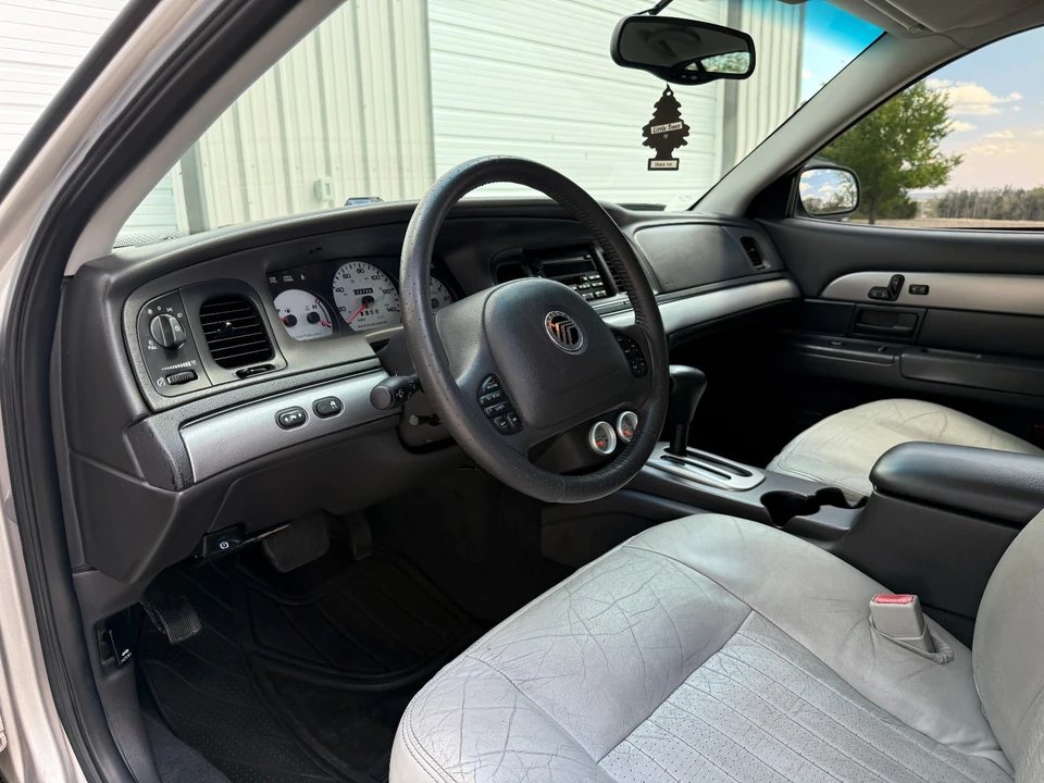 2004 Mercury Marauder - Image 15 of 31