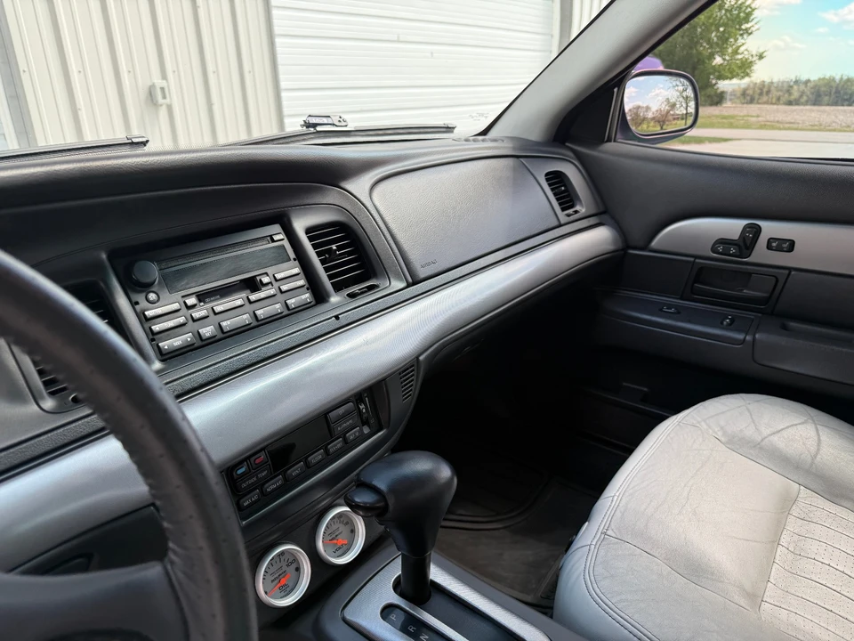 2004 Mercury Marauder - Image 27 of 31