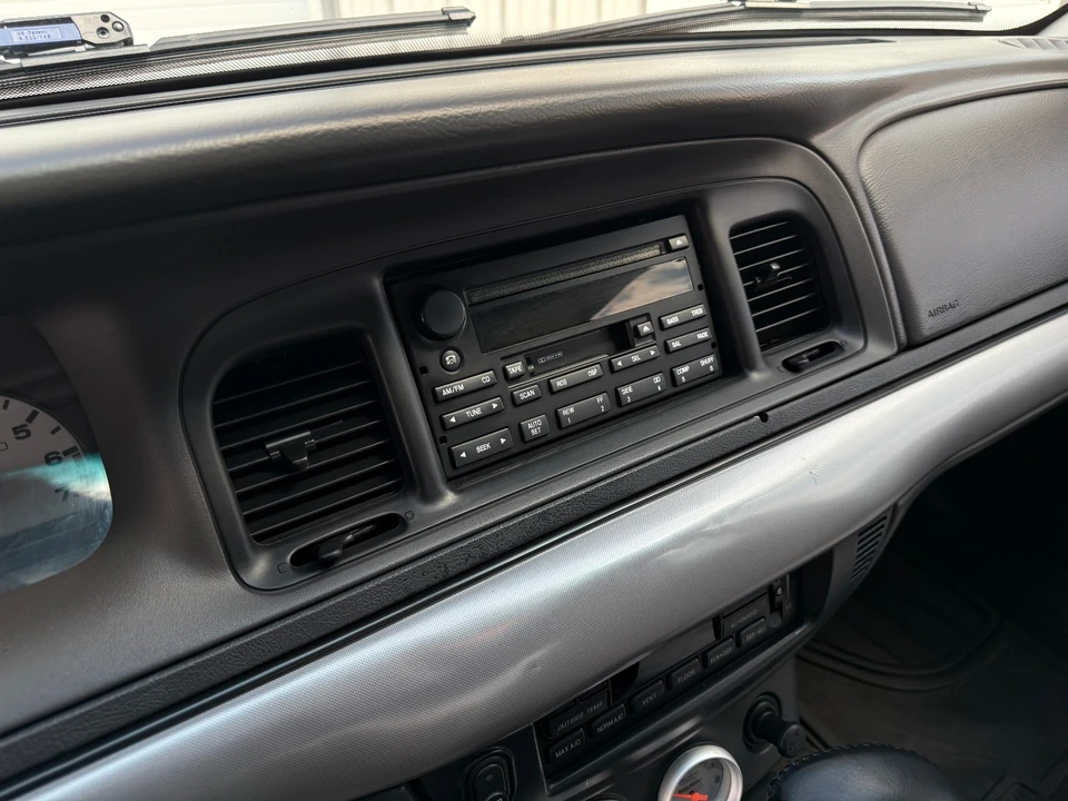 2004 Mercury Marauder - Image 24 of 31