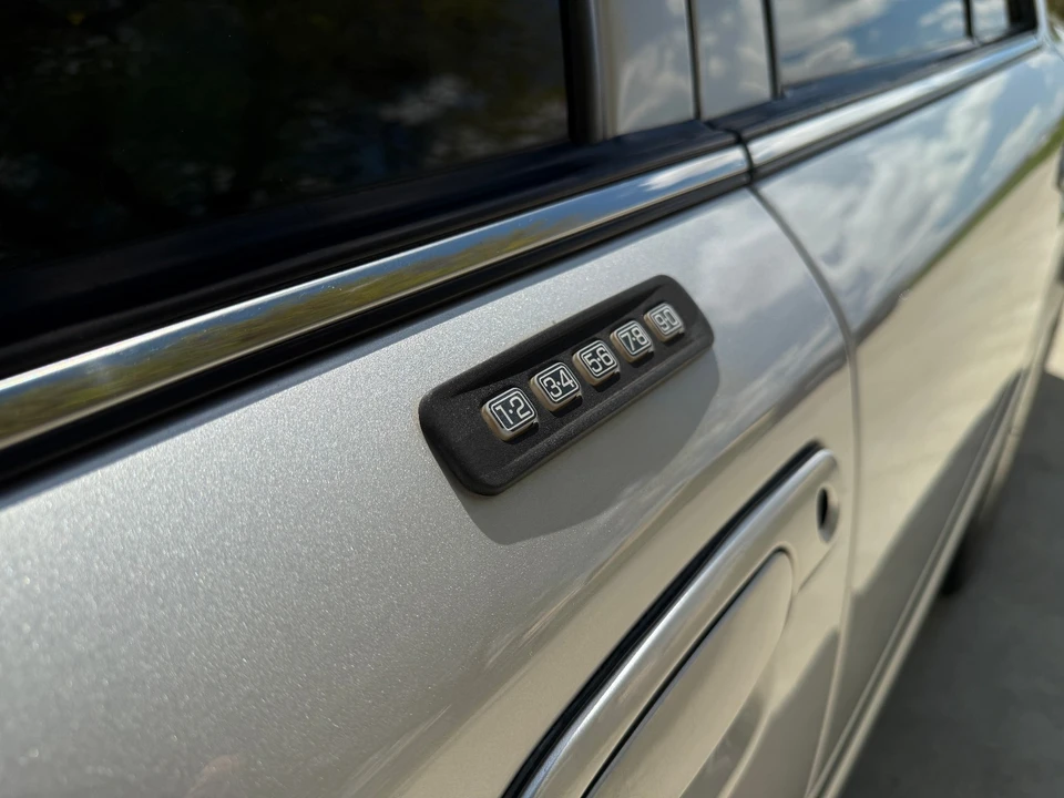 2004 Mercury Marauder - Image 10 of 31